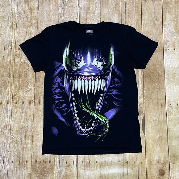 Graphic tee - Picture 2 of 4